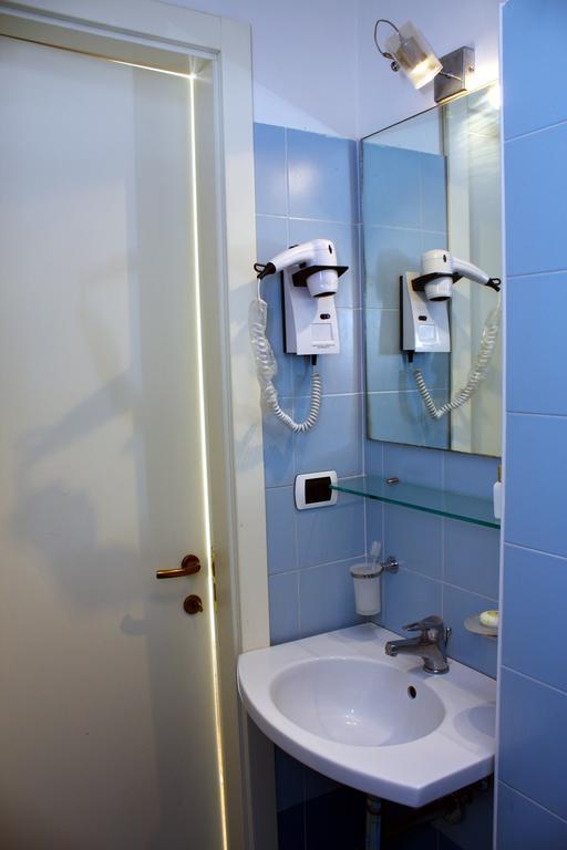 Residence Avana Σενιγκάλια Δωμάτιο φωτογραφία
