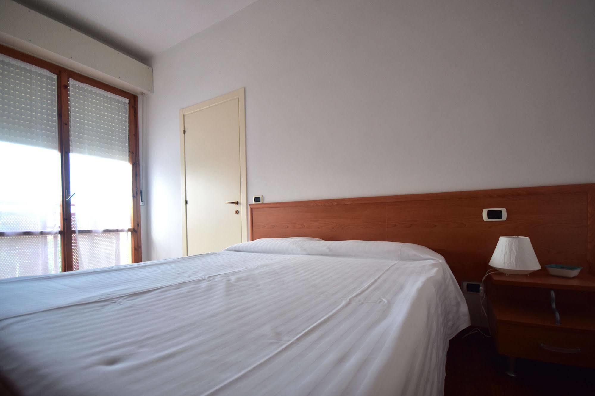Residence Avana Σενιγκάλια Εξωτερικό φωτογραφία