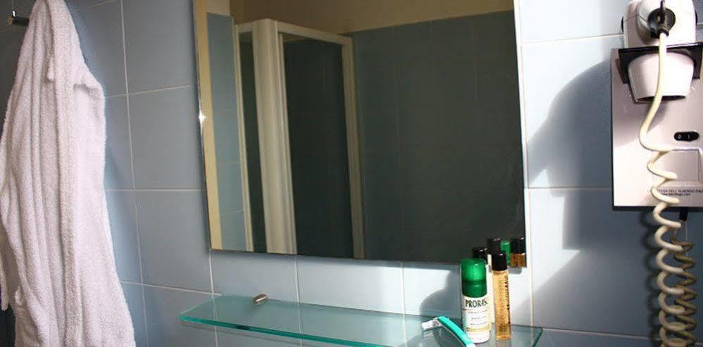 Residence Avana Σενιγκάλια Εξωτερικό φωτογραφία